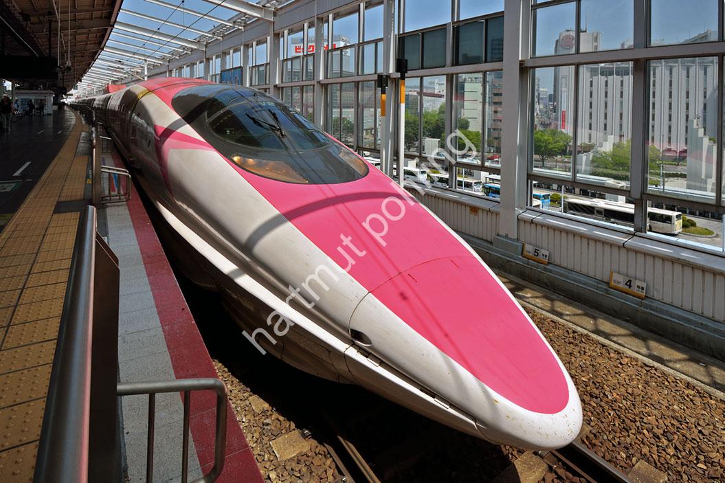 JAPAN-IMAGE-SHINKANSEN-HELLO-KITTY02