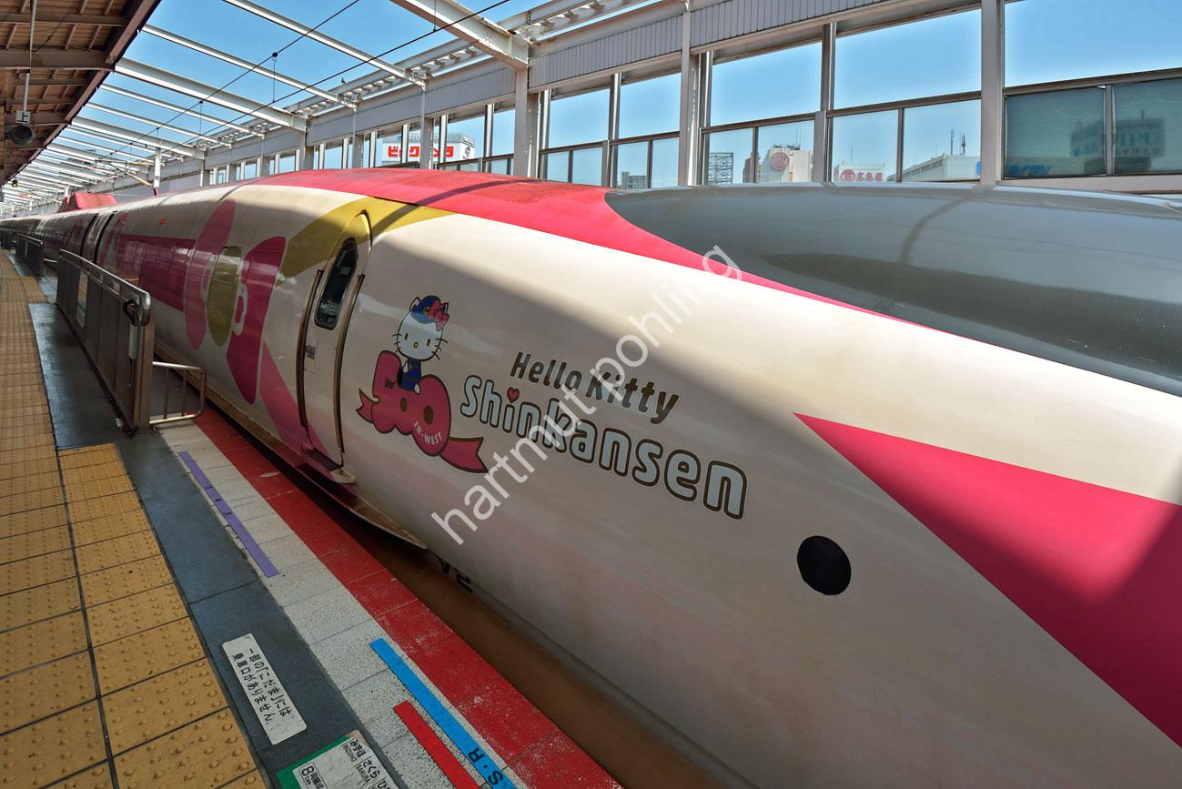 JAPAN-IMAGE-SHINKANSEN-HELLO-KITTY03
