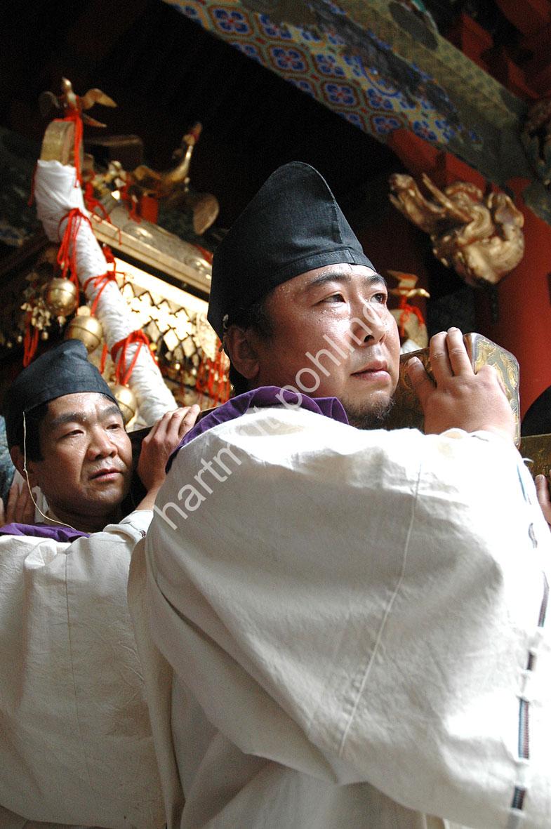 JAPAN-MATSURI-SENNIN-MUSHA-GYORETSU02