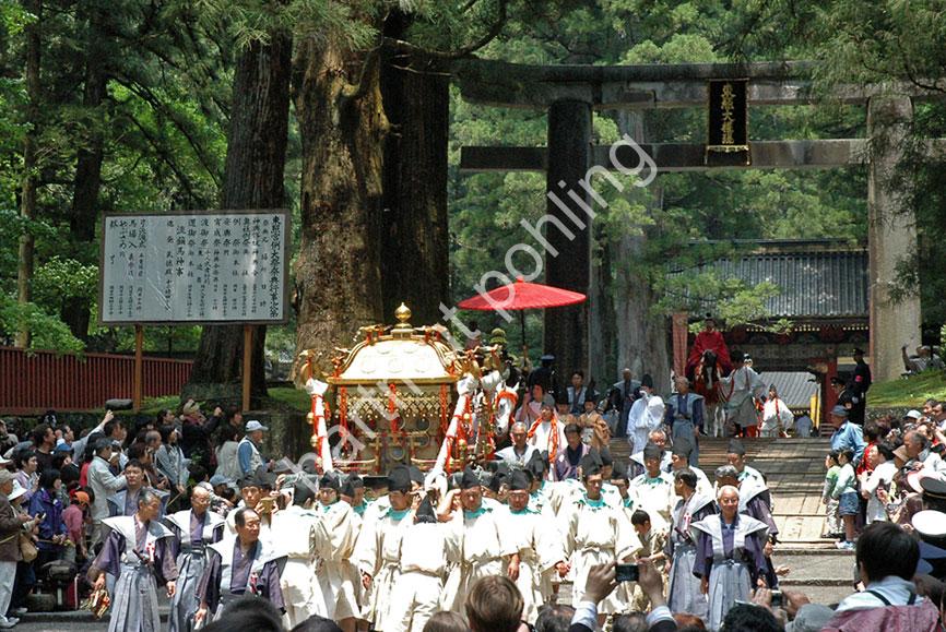 JAPAN-MATSURI-SENNIN-MUSHA-GYORETSU15
