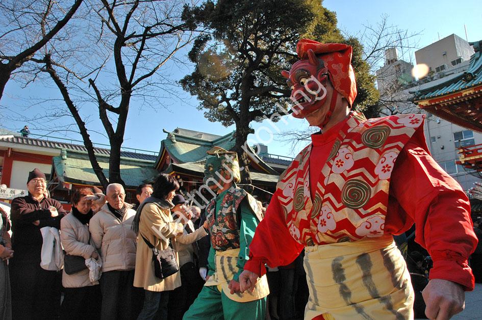 JAPAN-MATSURI-SETSUBUN-MAMEMAKI05