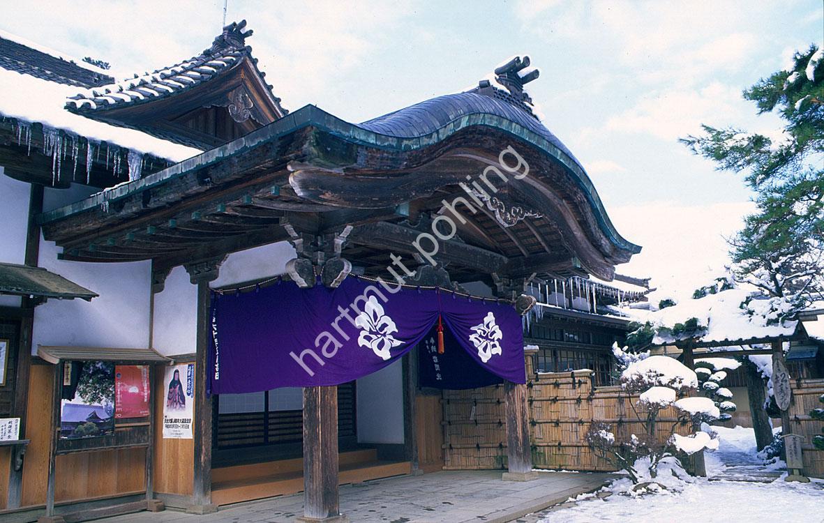 JAPANESE-TEMPLE-CHUSON-JI09