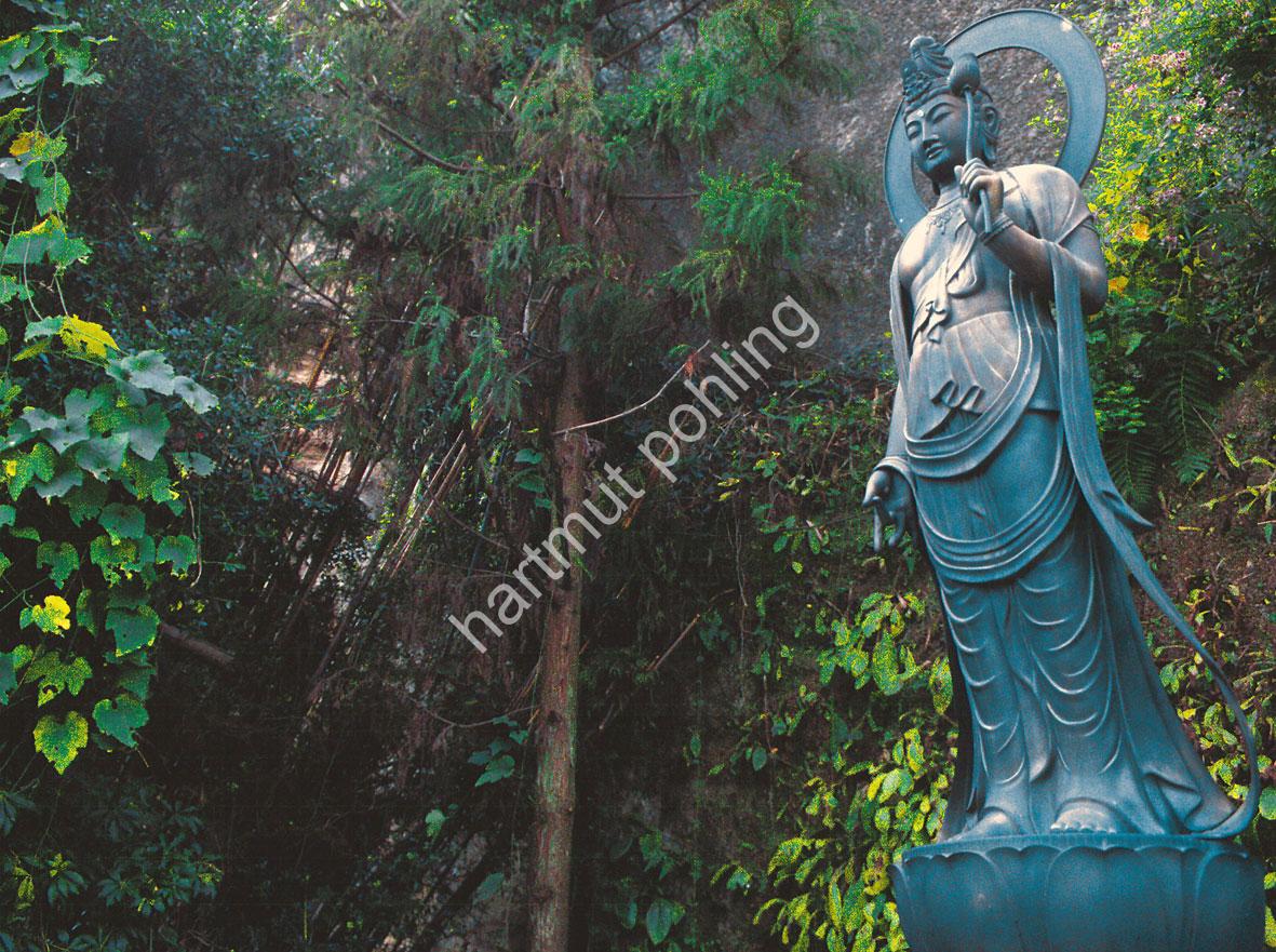 JAPANESE-TEMPLE-ENGAKU-JI02