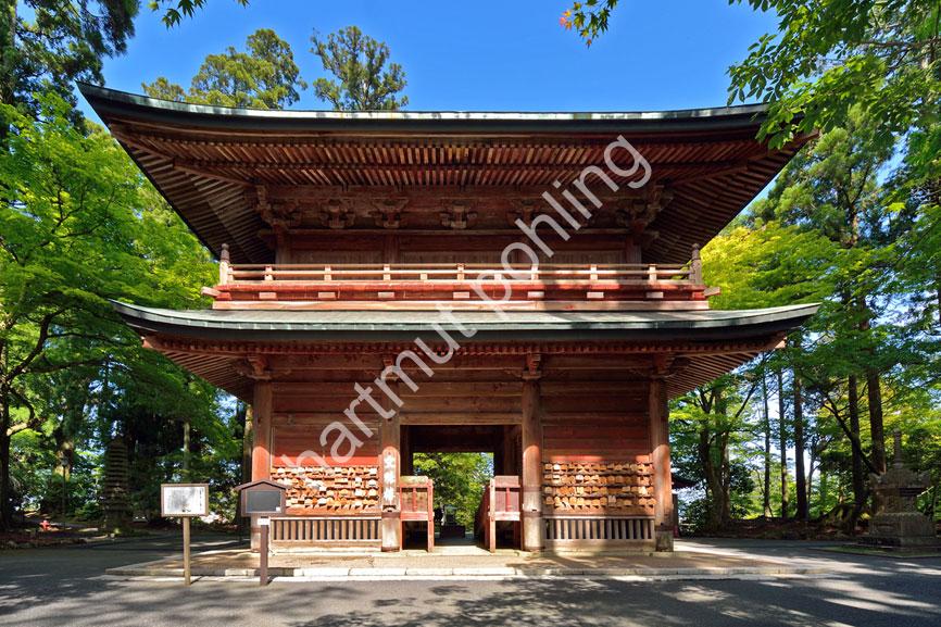 JAPANESE-TEMPLE-ENRYAKU-JI-MONJURO-GATE