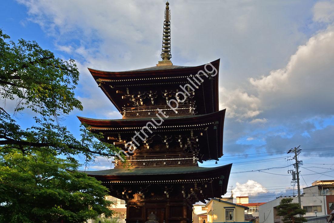 JAPANESE-TEMPLE-HIDA-KOKUBUN-JI-PAGODE04
