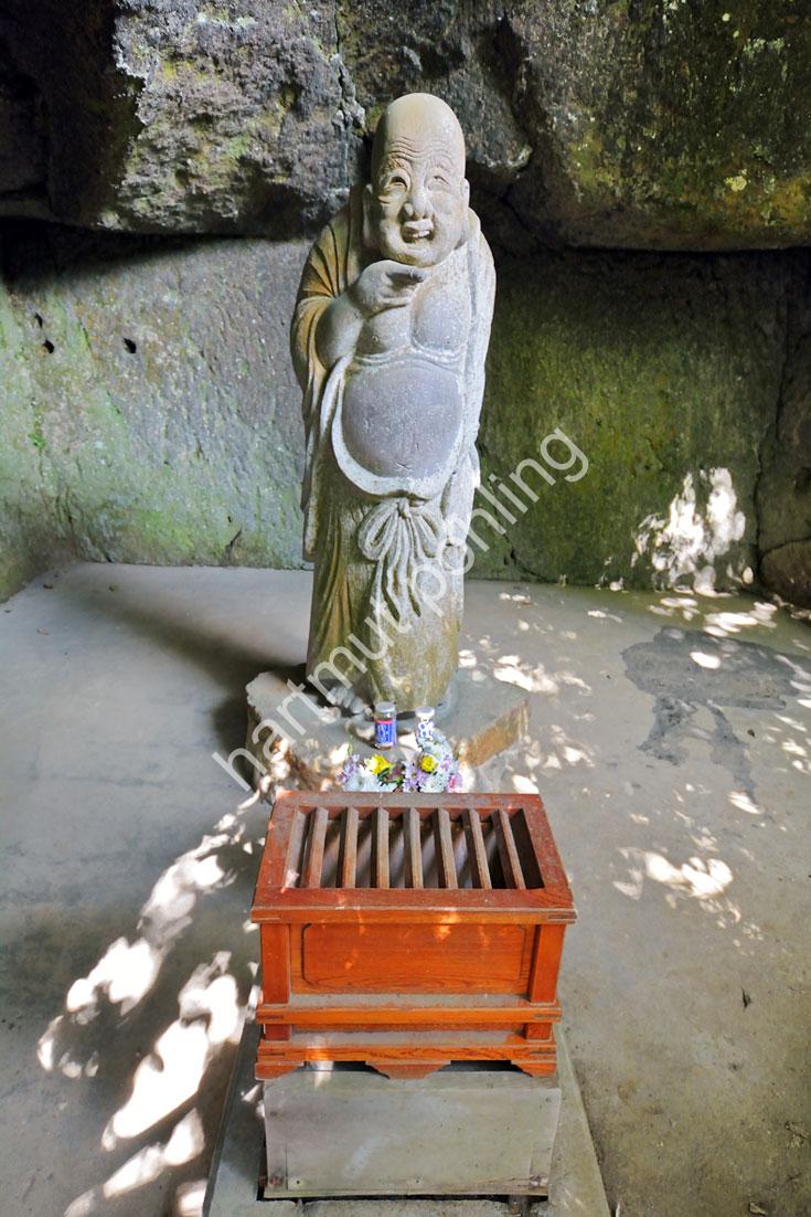JAPANESE-TEMPLE-JOCHI-JI-KAMAKURA-JIZO-SCULPTURE02