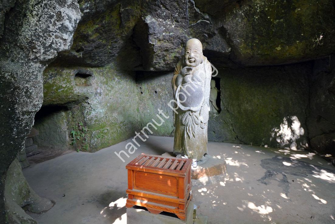 JAPANESE-TEMPLE-JOCHI-JI-KAMAKURA-JIZO-SCULPTURE03