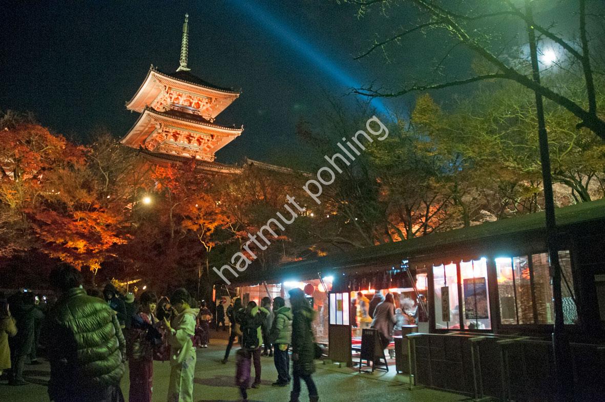 JAPANESE-TEMPLE-KIYOMIZU-DERA08
