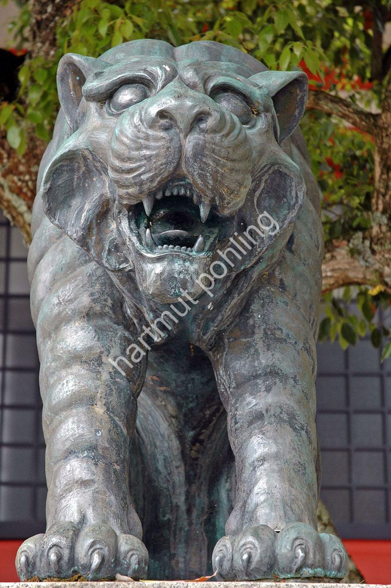 JAPANESE-TEMPLE-KURAMA-DERA-KOMAINU05