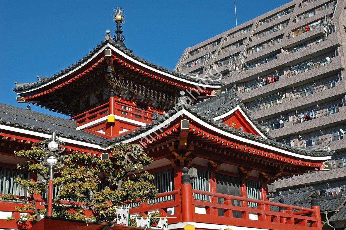 JAPANESE-TEMPLE-OSU-KANNON04