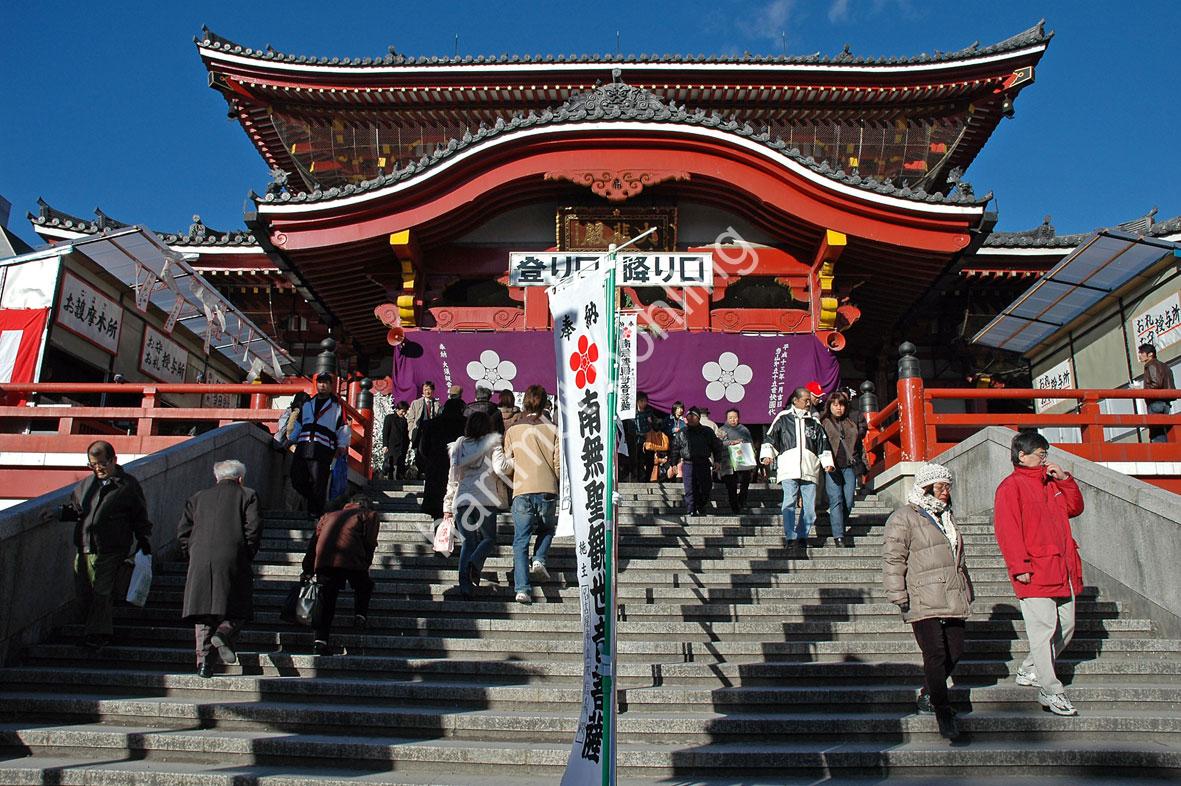 JAPANESE-TEMPLE-OSU-KANNON08