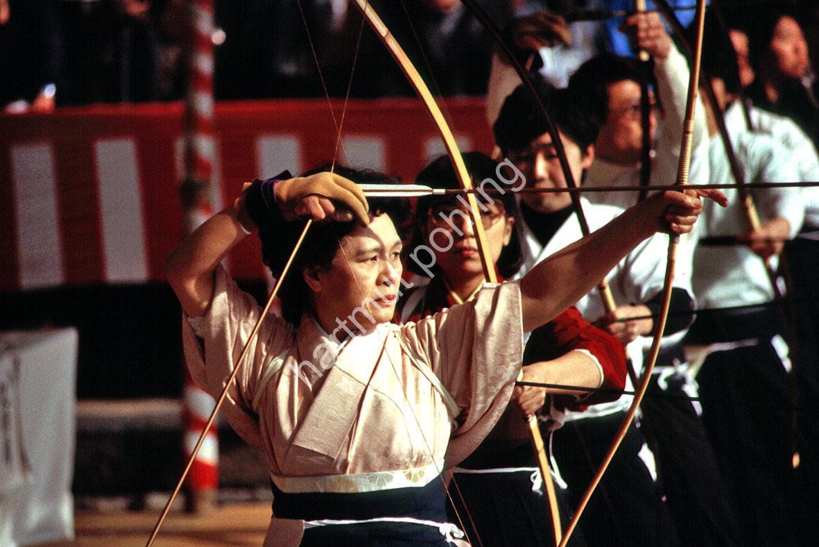 JAPANESE-TEMPLE-SANJUSANGEN-DO-TOSHIYA