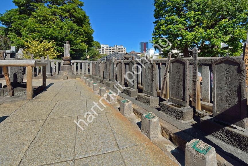 JAPANESE-TEMPLE-SENGAKU-JI-AKO-GISHI-GRAVES04
