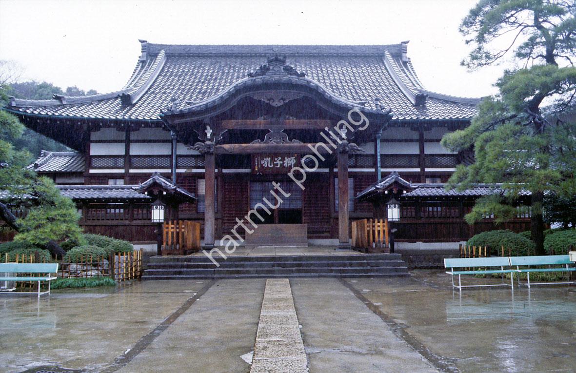 JAPANESE-TEMPLE-SENGAKU-JI-MAIN-HALL