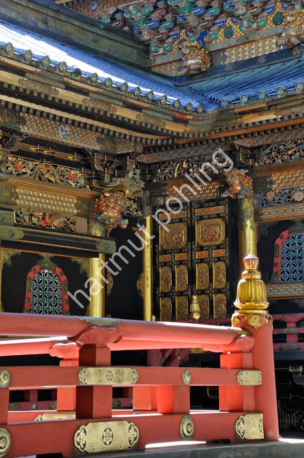 JAPANESE-TEMPLE-TAIYU-IN-NIKKO05