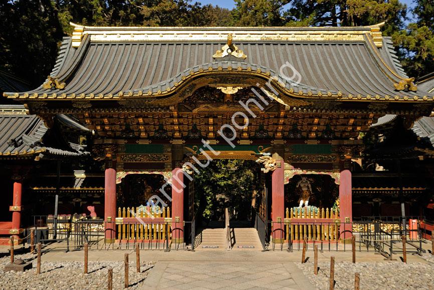 JAPANESE-TEMPLE-TAIYU-IN-NIKKO10
