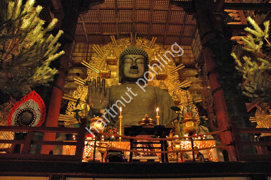 JAPANESE-TEMPLE-TODAI-JI-DAIBUTSU07