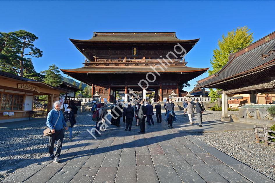 JAPANESE-TEMPLE-ZENKO-JI08