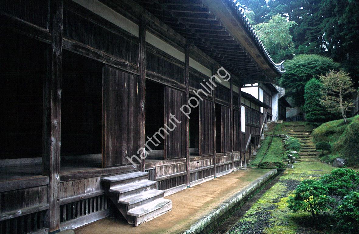JAPANESE-TEMPLE-ZUIGAN-JI07
