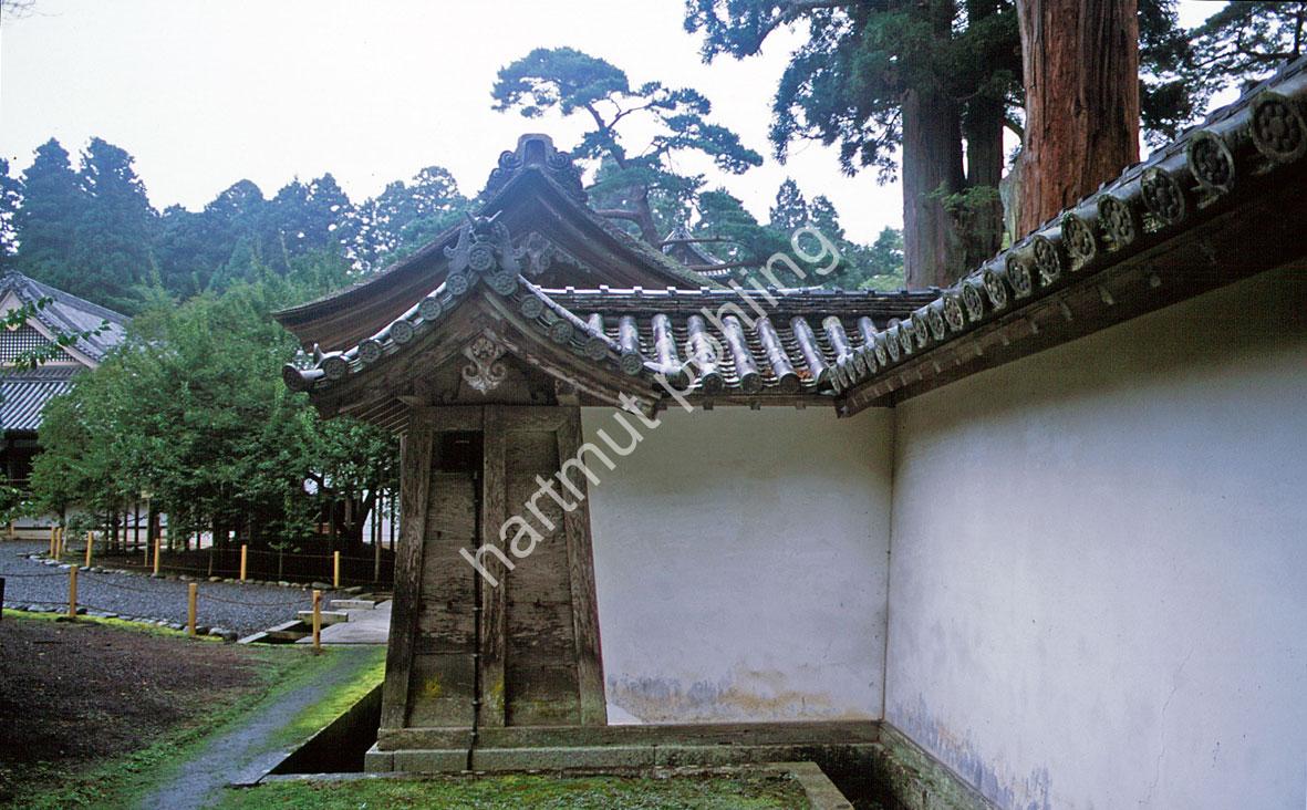 JAPANESE-TEMPLE-ZUIGAN-JI16