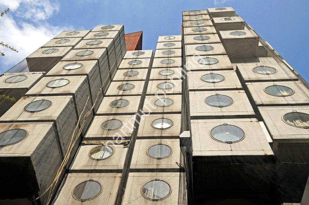 KUROKAWA-KISHO-NAKAGIN-CAPSULE-TOWER