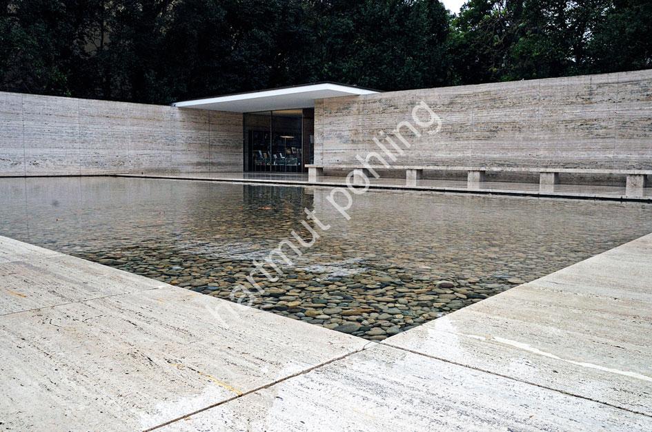 MIES-VAN-DER-ROHE-BARCELONA-PAVILION04