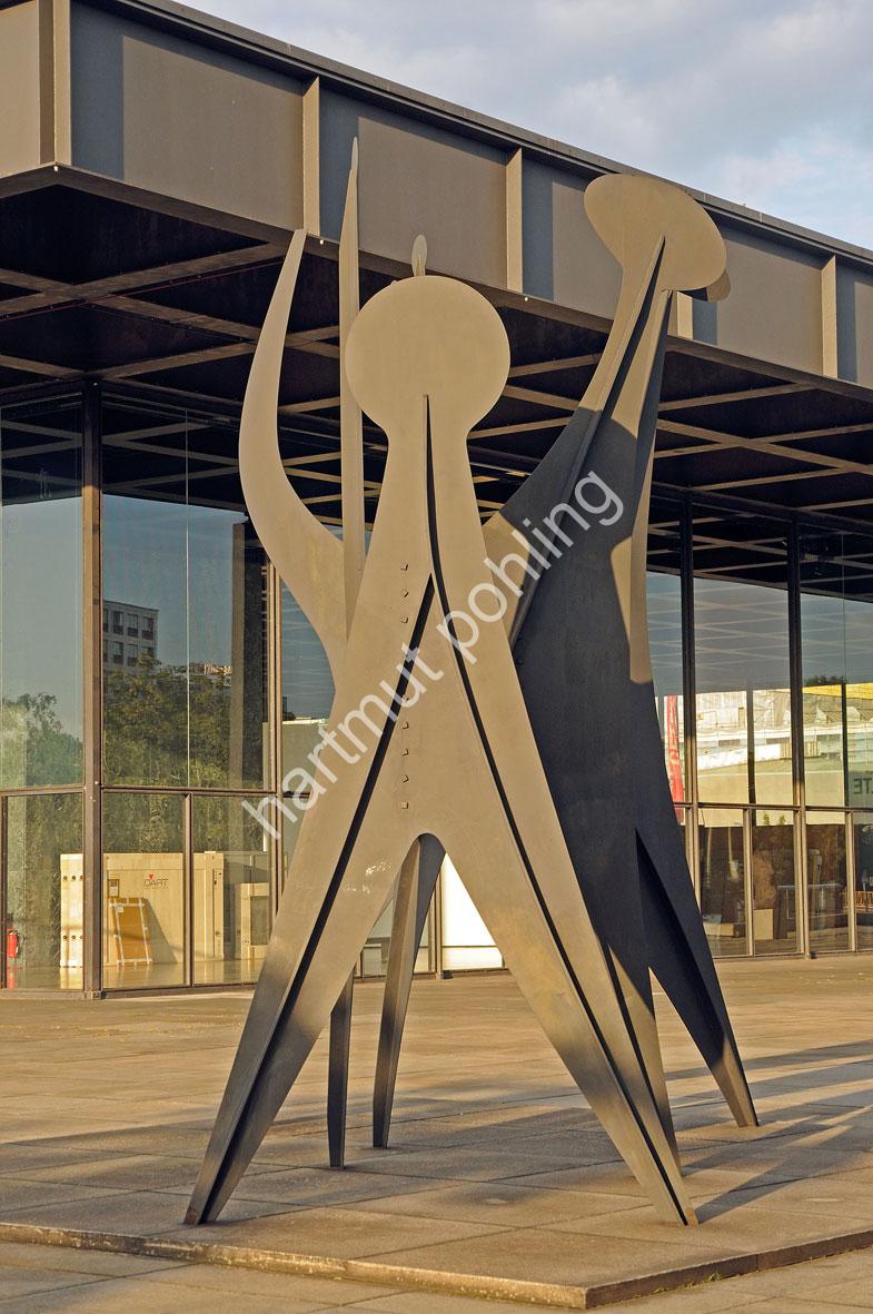 MIES-VAN-DER-ROHE-NEUE-NATIONALGALERIE-BERLIN04