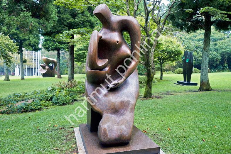 MOORE-HENRY-MOTHER-CHILD04
