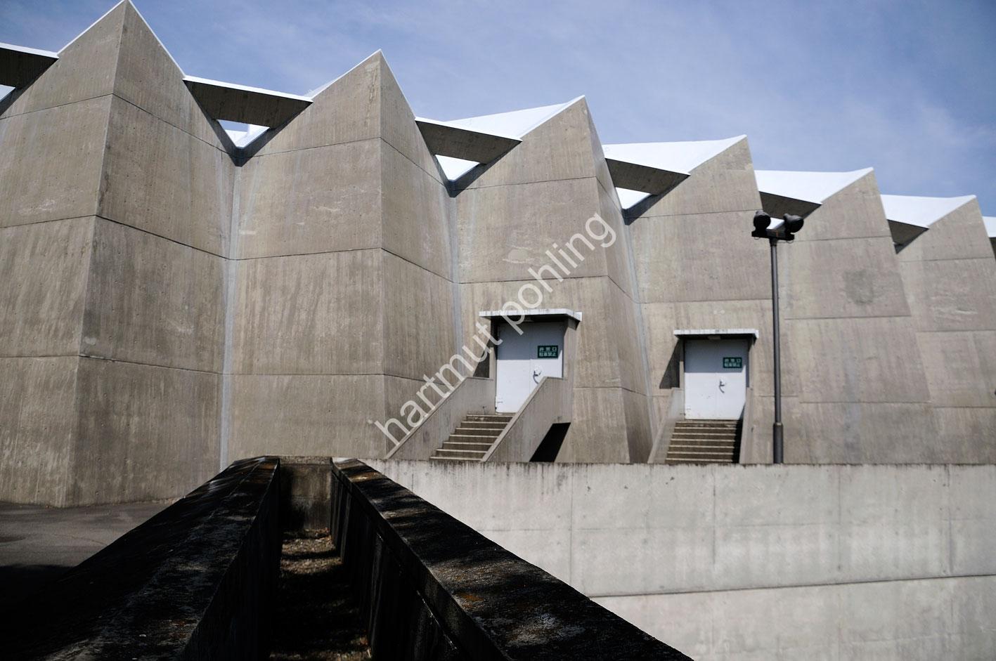 RAYMOND-ANTONIN-GUNMA-MUSIC-HALL05