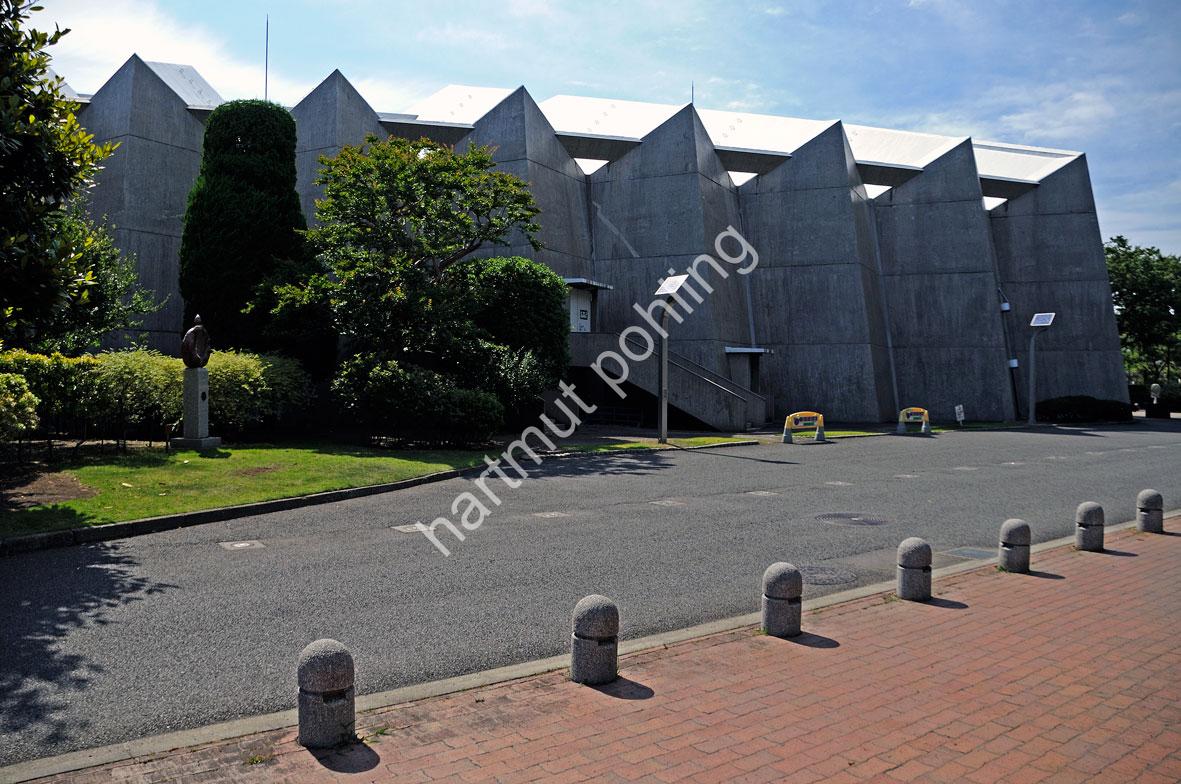 RAYMOND-ANTONIN-GUNMA-MUSIC-HALL07