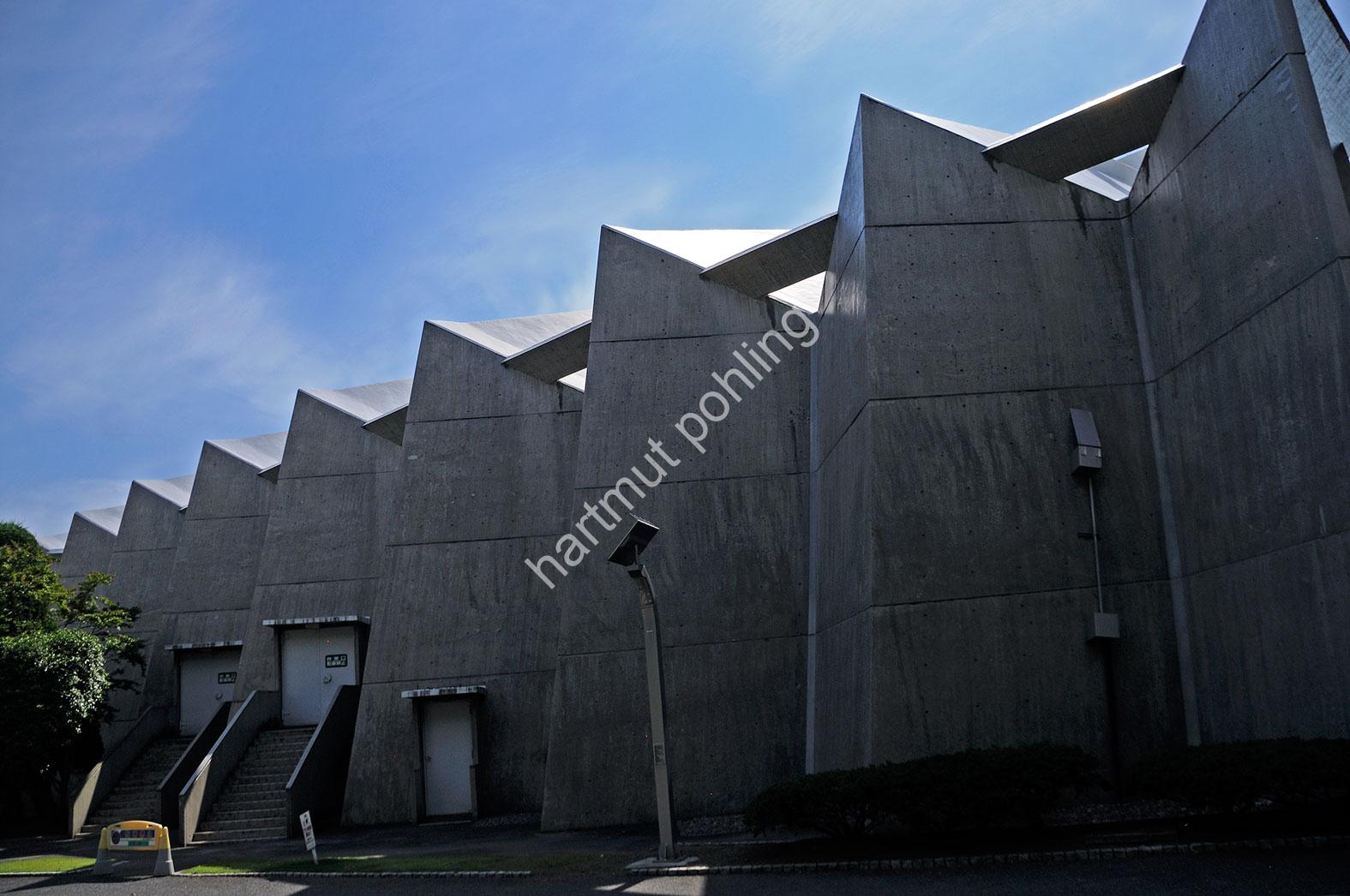 RAYMOND-ANTONIN-GUNMA-MUSIC-HALL09