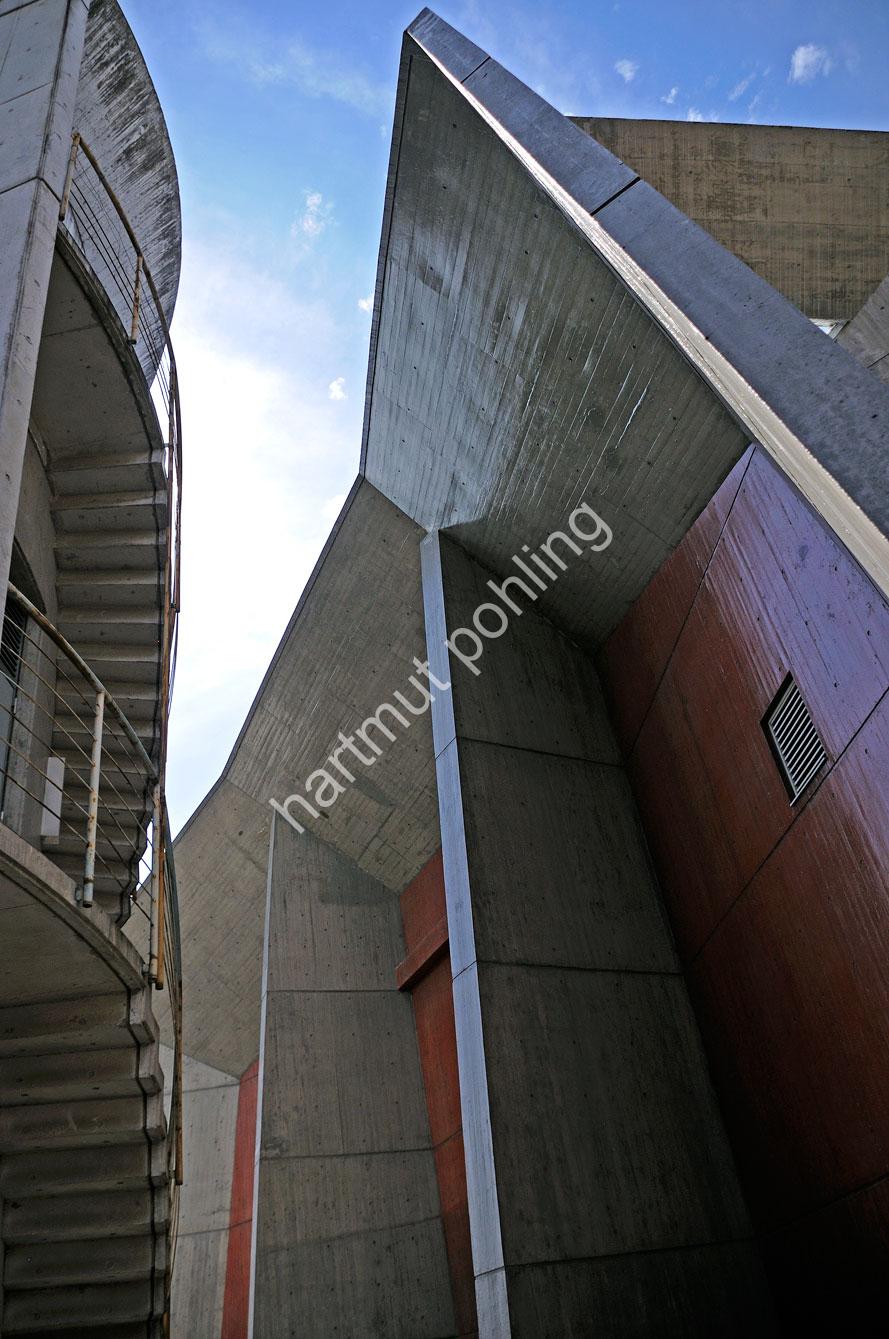 RAYMOND-ANTONIN-GUNMA-MUSIC-HALL20