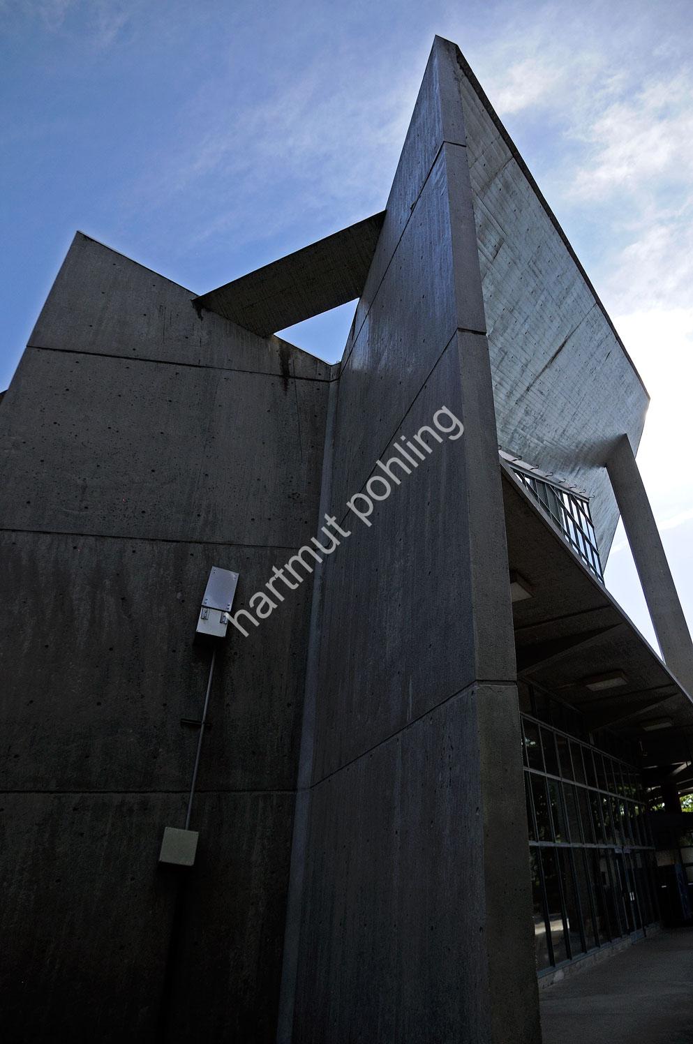 RAYMOND-ANTONIN-GUNMA-MUSIC-HALL21