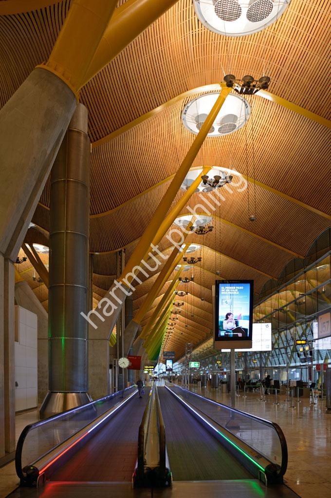 ROGERS-RICHARD-MADRID-AIRPORT04