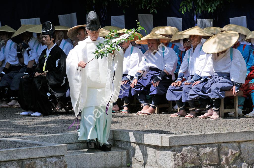 SHINTO-PRIEST-FUSHIMI-INARI-SHRINE-TAUE-SAI05