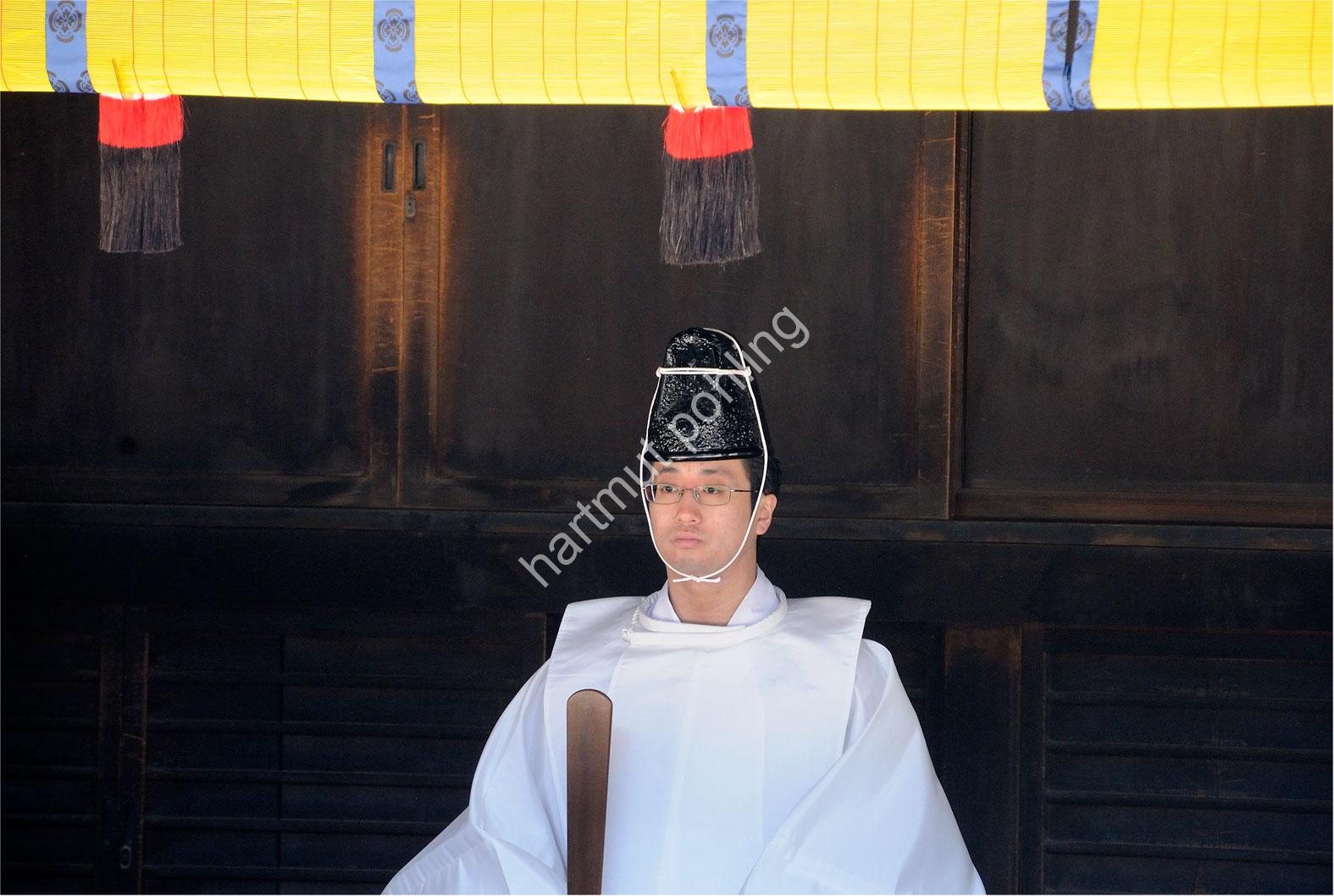 SHINTO-PRIEST-MEIJI-SHRINE05