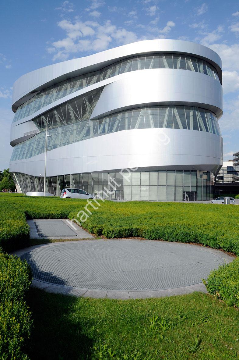 VAN-BERKEL-BEN-MERCEDES-BENZ-MUSEUM08