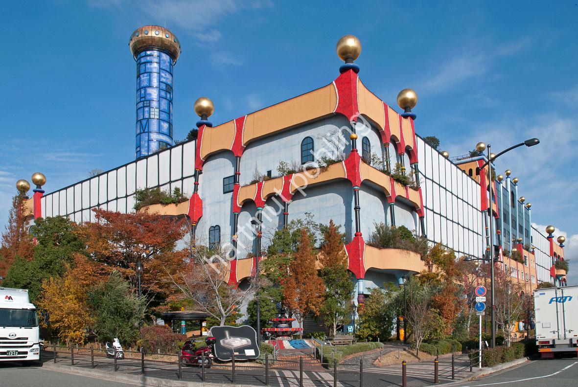 HUNDERTWASSER-MAISHIMA-SLUDGE-CENTER04