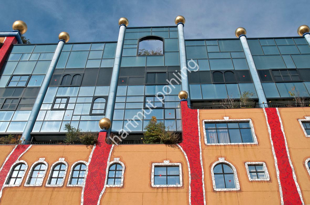 HUNDERTWASSER-MAISHIMA-SLUDGE-CENTER05