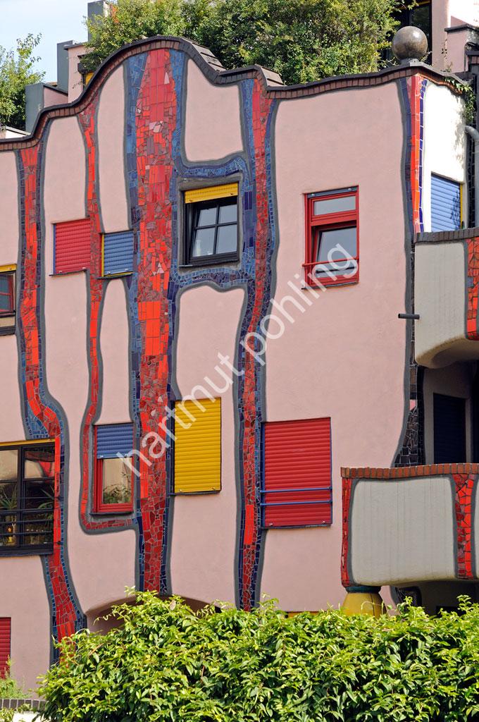 HUNDERTWASSER-HAUS-PLOCHINGEN05