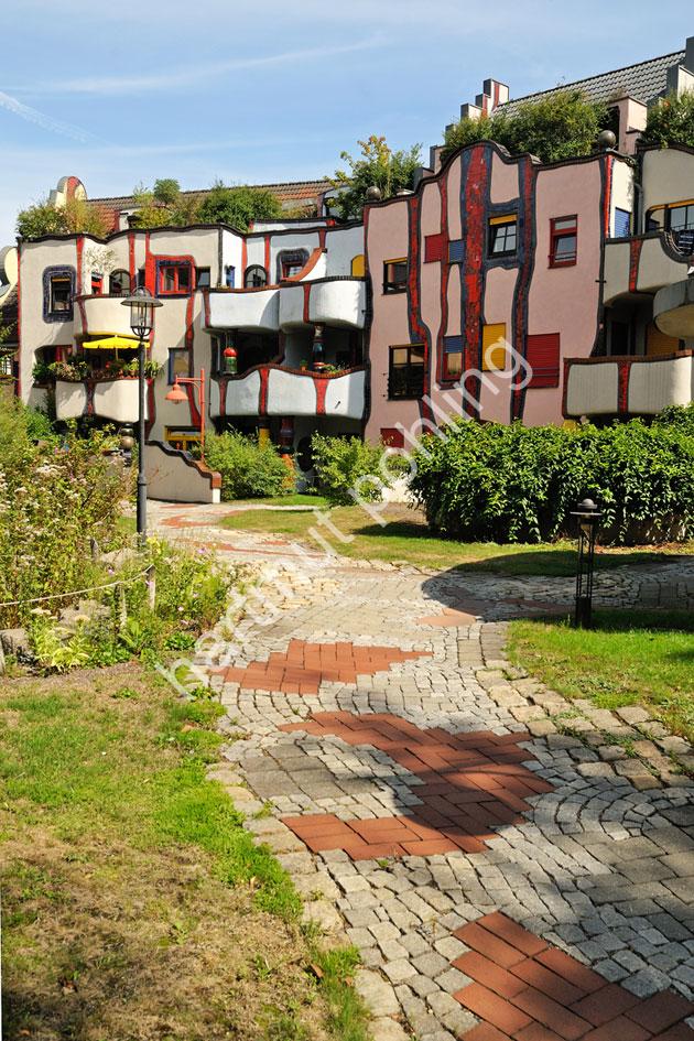 HUNDERTWASSER-HAUS-PLOCHINGEN07