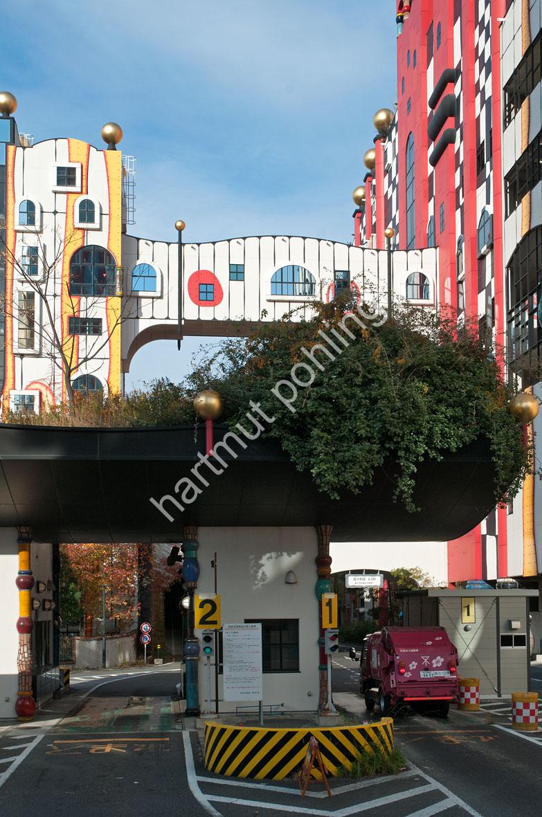 HUNDERTWASSER-MAISHIMA-INCINERATION-PLANT12
