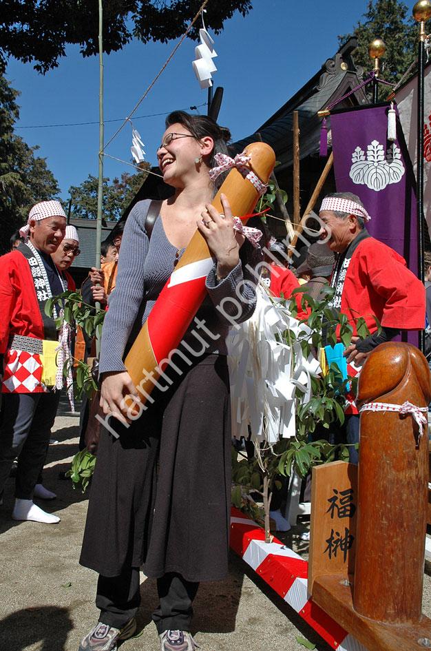 JAPAN-MATSURI-HONEN07