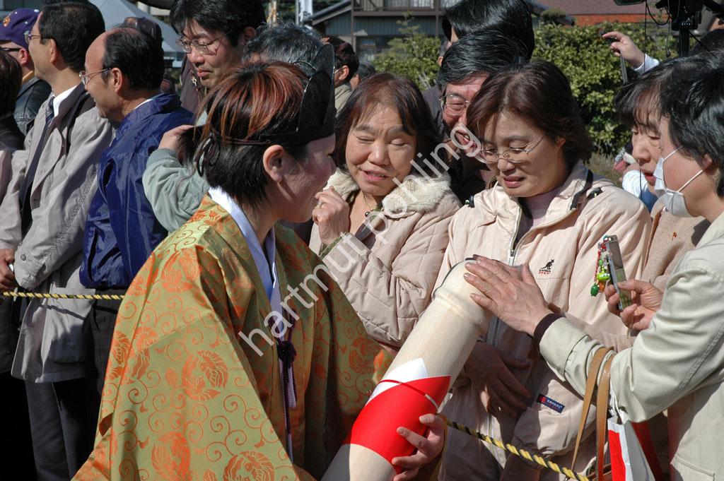 JAPAN-MATSURI-HONEN14