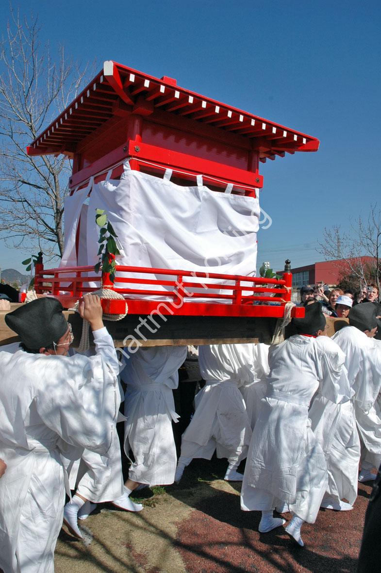 JAPAN-MATSURI-HONEN17