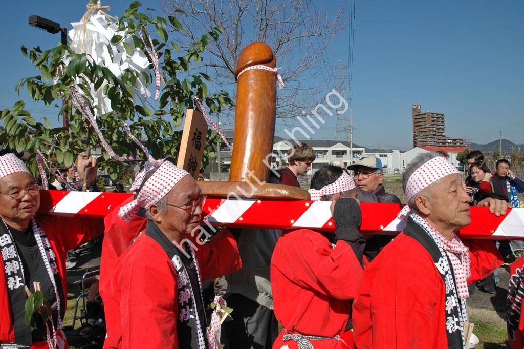 JAPAN-MATSURI-HONEN26