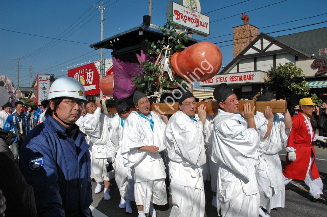 JAPAN-MATSURI-HONEN31