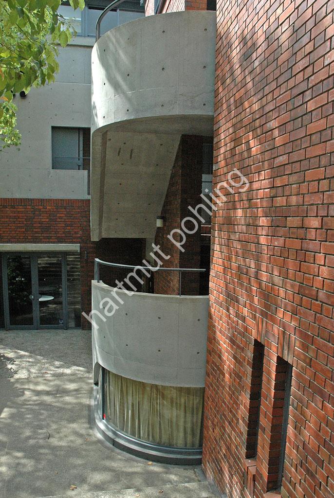 ANDO-TADAO-RINS-GALLERY-KOBE05