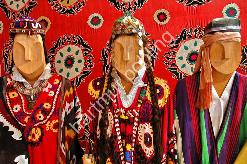 JAPAN-EXPO2005-HOLZPUPPEN