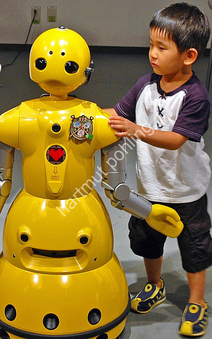 JAPAN-EXPO2005-ROBOT06